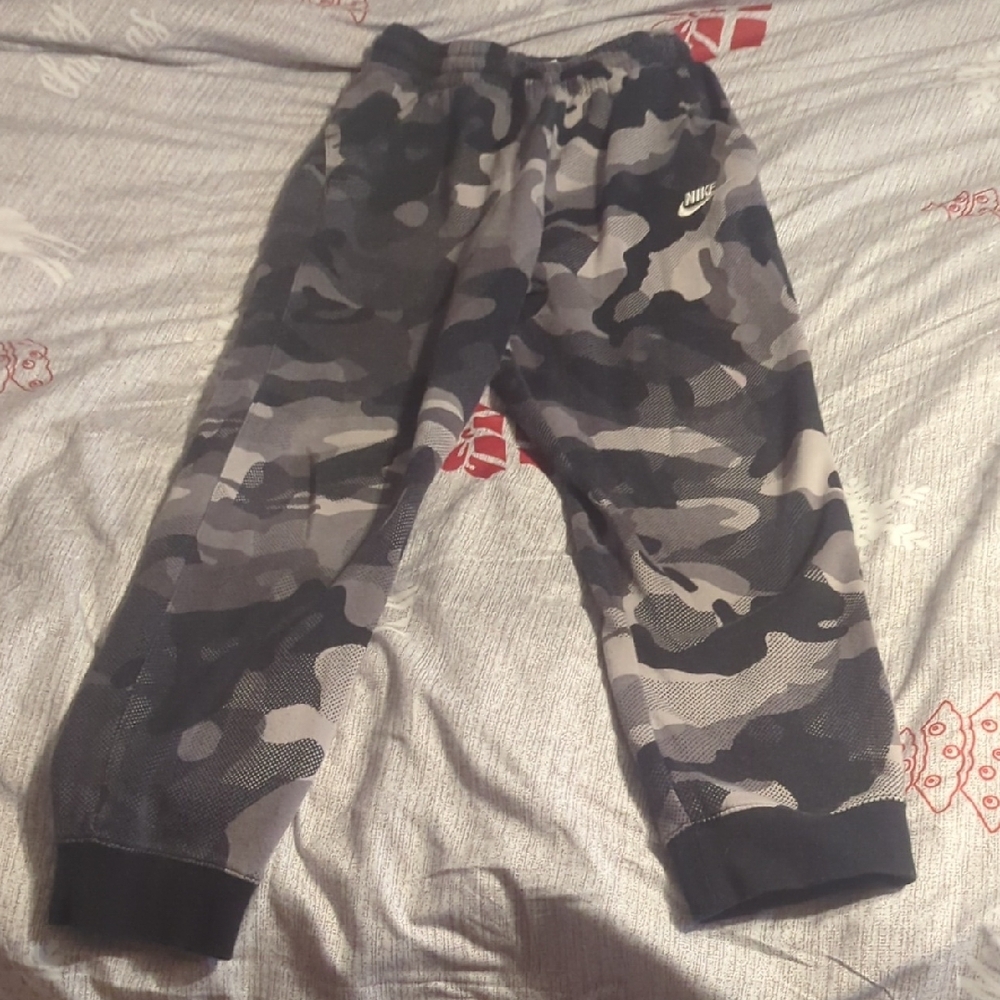 Nike Black and Gray Camouflage Sweatpants